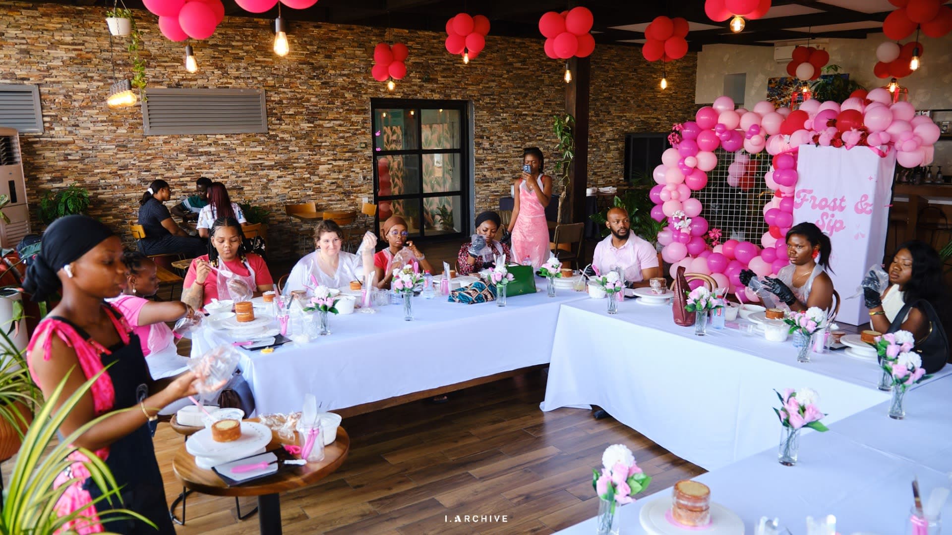 Frost & Sip - The Cake Decorating Experience 6