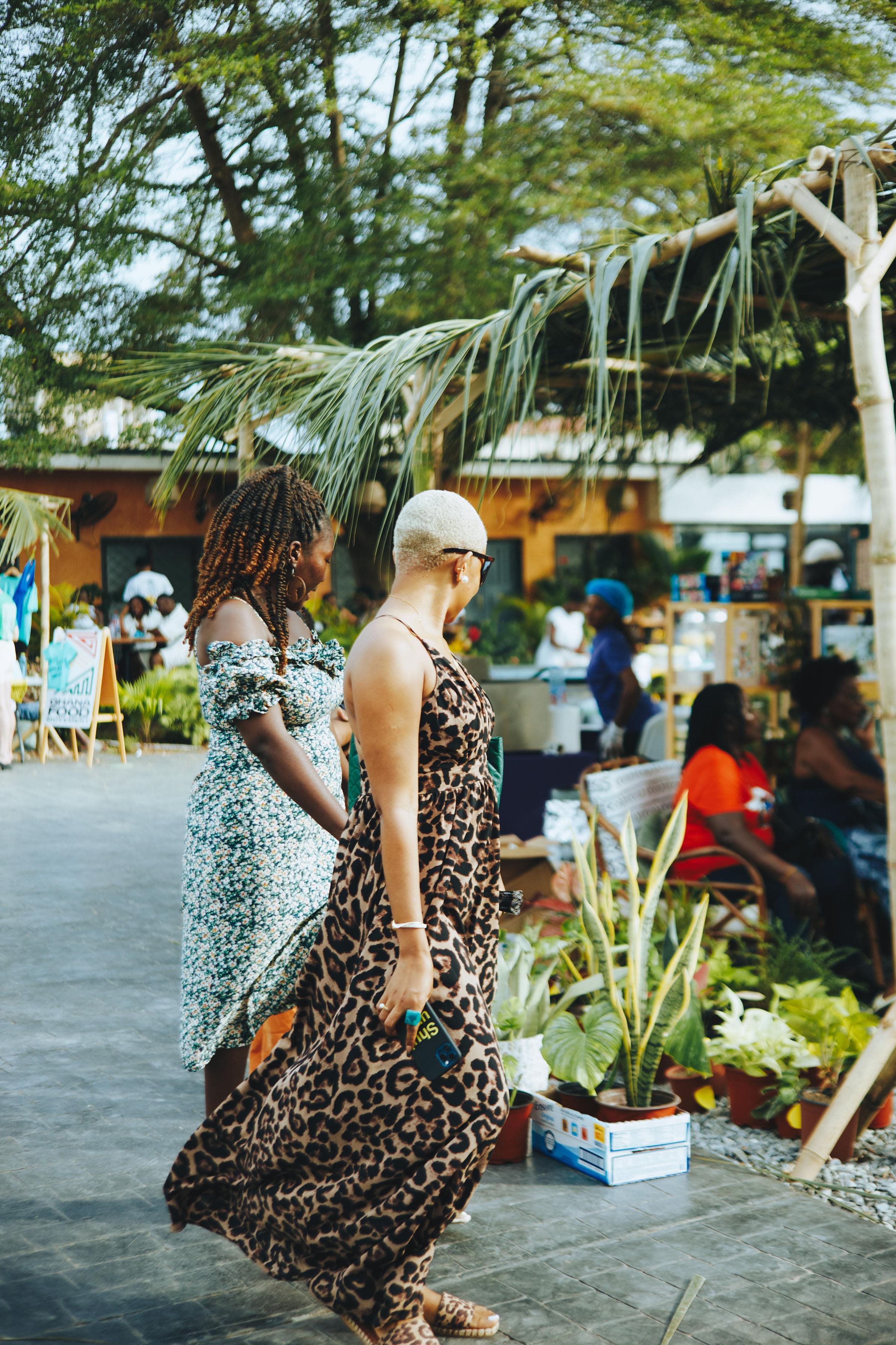 Hella Plants Market view 3