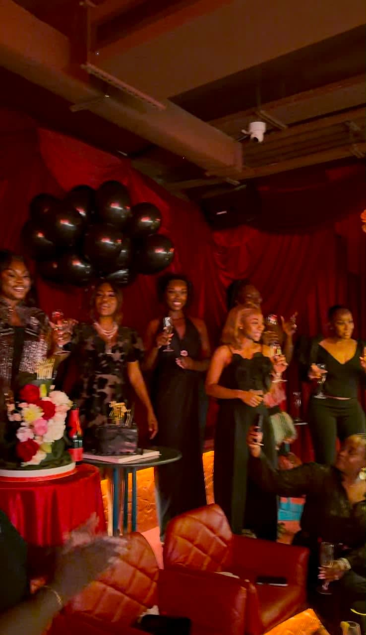 All Eyes on Jazz - Bella Red Room view 4
